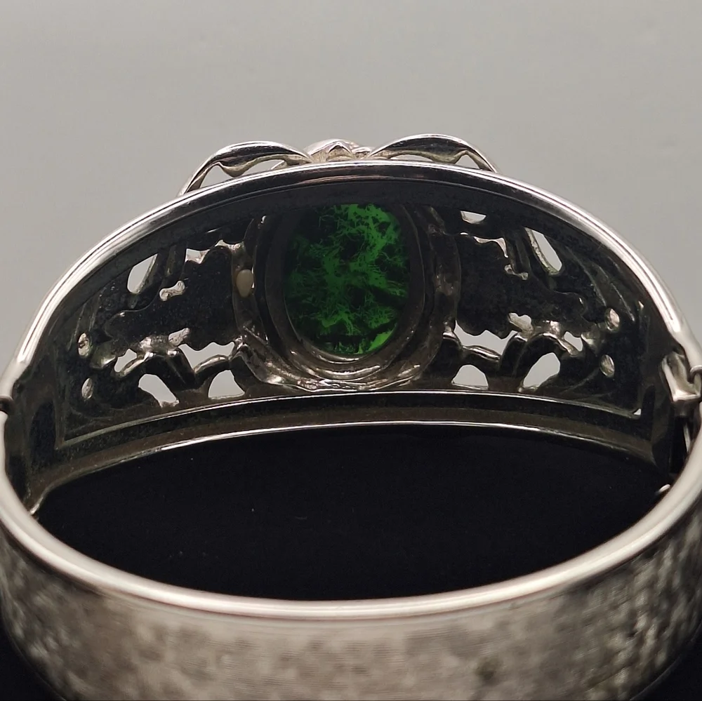 💚Whiting & Davis Silver-Tone Green Foiled Glass Hinged Bracelet *repair* - Picture 9 of 11